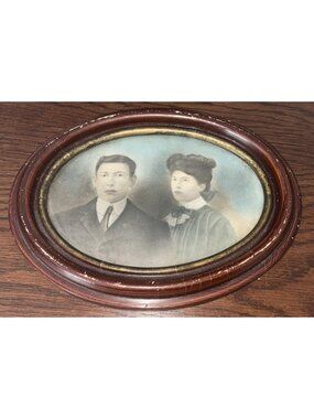 Antique Photo C. 1920 Oval Wood Brass Picture Frame W/ Glass Colorized Couple
